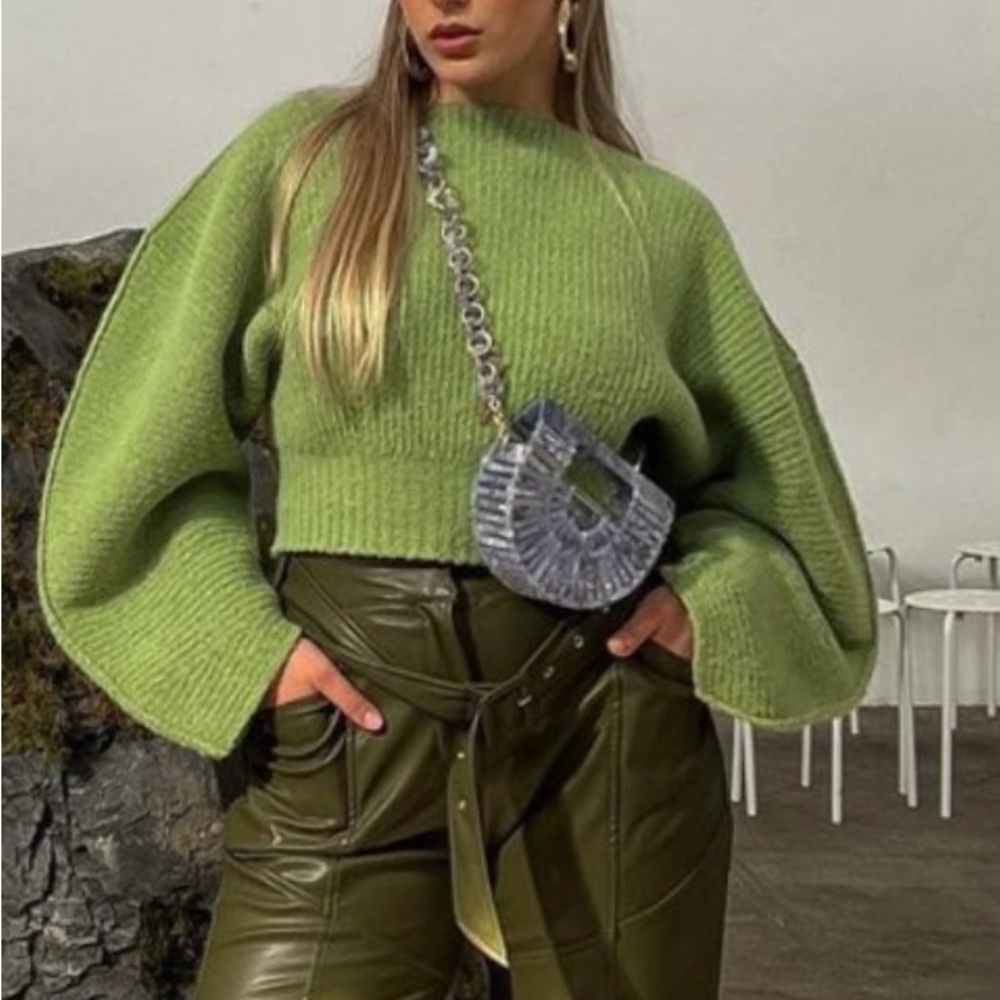 Green Sweater with Balloon Sleeves